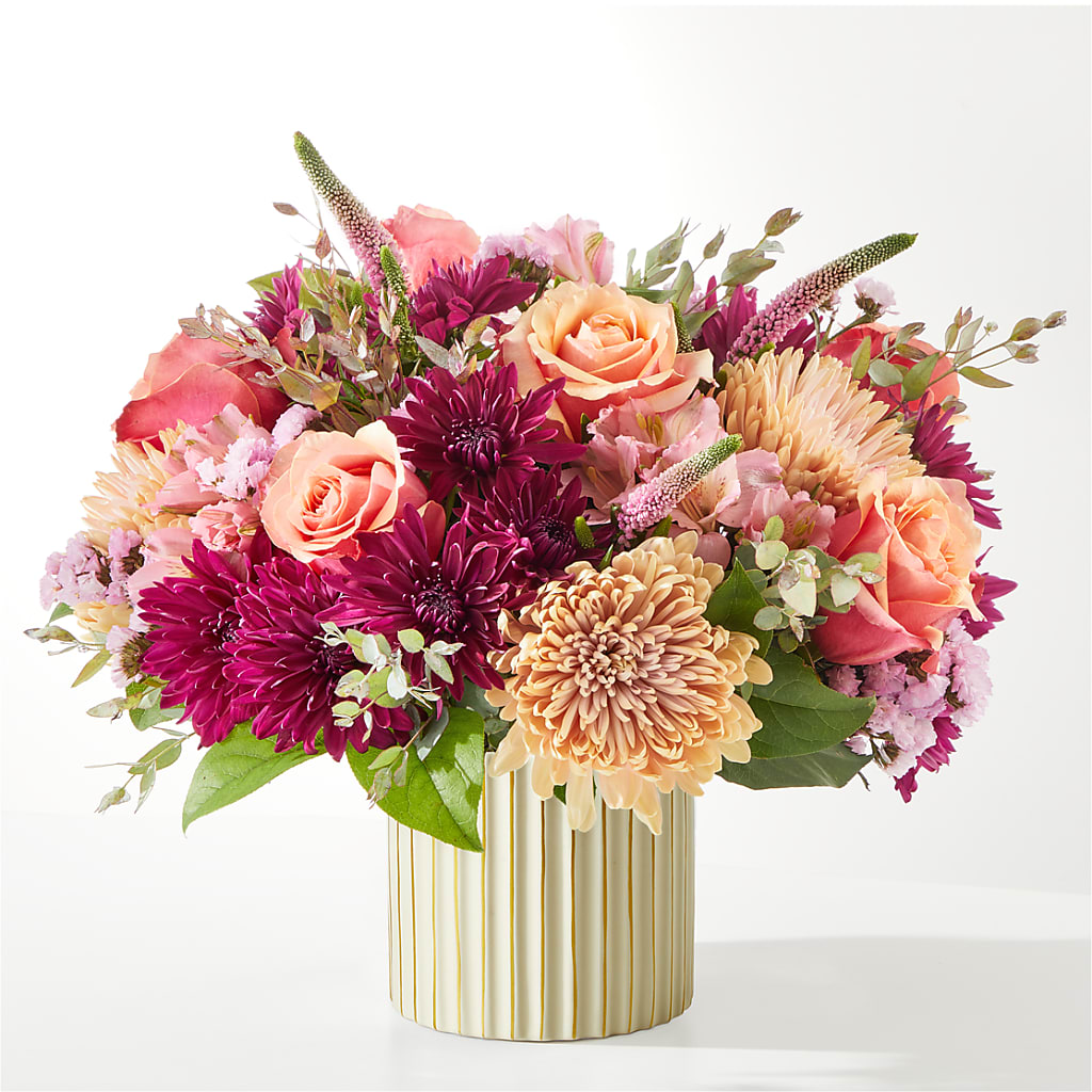 Berry Cobbler Bouquet with Ivory Vase – Wolf Luna Bloom Llc, Plant City FL