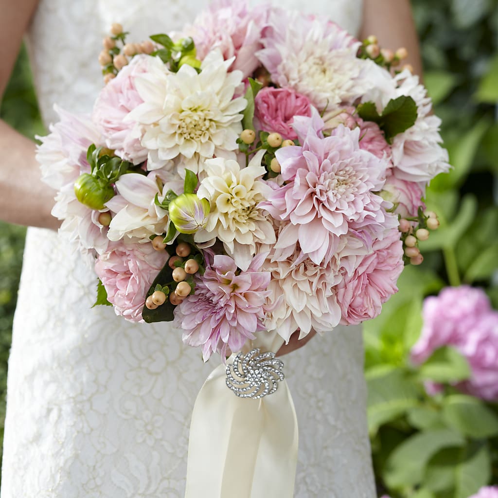 Heart's Promise Bouquet – Wolf Luna Bloom Llc, Plant City FL